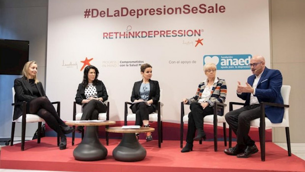 ep de izquierda a derecha sara montero de lundbeck la psiquiatra elena ros la periodista carme