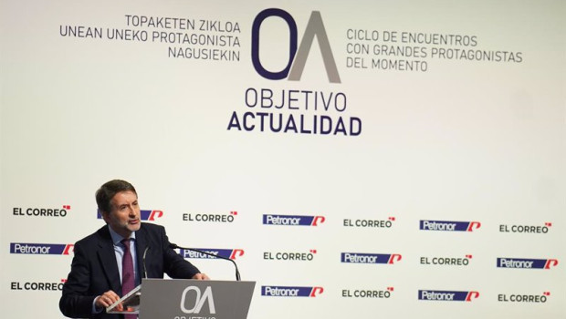 ep el consejero delegado de repsol josu jon imaz en un encuentro de el correo en bilbao