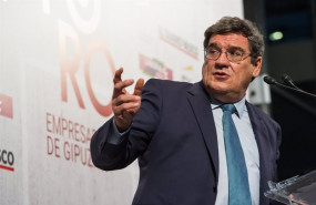 ep el ministro de inclusion seguridad social y migraciones jose luis escriva participa en el foro