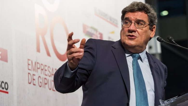 ep el ministro de inclusion seguridad social y migraciones jose luis escriva participa en el foro