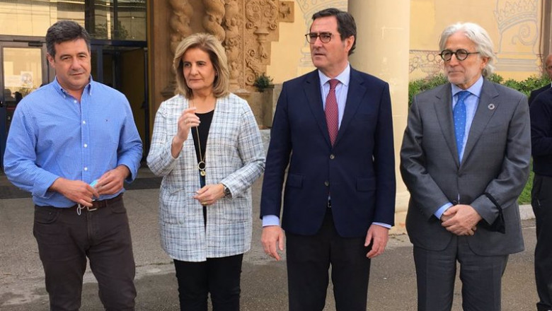 El presidente de la CEOE, Antonio Garamendi, visitando el Creade de Fira de Barcelona | EUROPA PRESS ep el presidente de la ceoe antonio garamendi visitando el creade de fira de barcelona