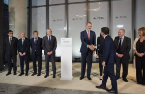 ep el rey y aragons se saludan durante el acto