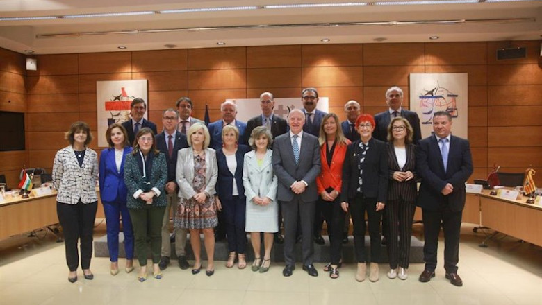ep foto de familia de los miembros del consejo interterritorial del sistema nacional de salud con la