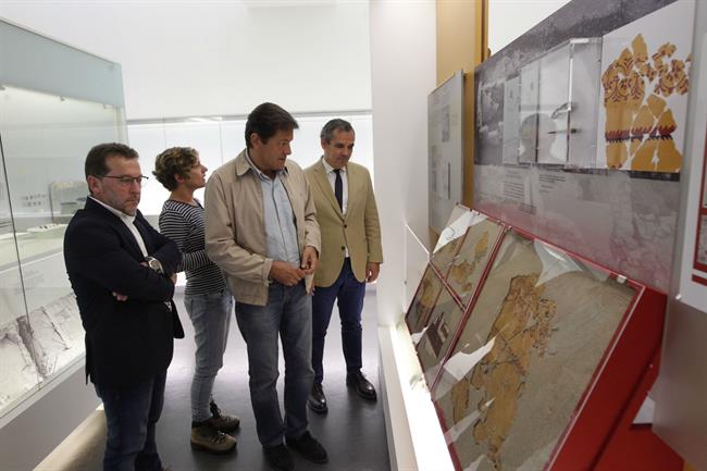 Javier Fernández, en el centro | GOBIERNO DE ASTURIAS ep javier fernandez encentro