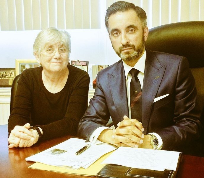 La exconsellera de Enseñanza Clara Ponsatí y el abogado Aamer Anwar, rector de la Universidad de Glasgow | TWITTER @CLARAPONSATI - Archivo ep la exconsellera de ensenanza clara ponsati y el abogado aamer anwar rector de la universidad de