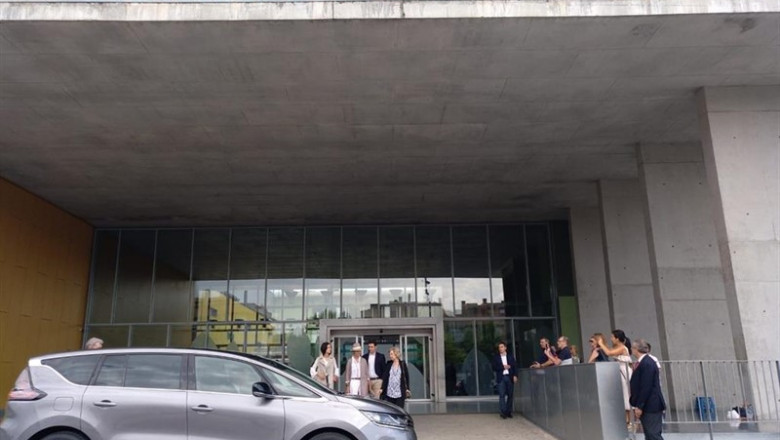 La infanta Elena, sus hijos Froilán y Victoria Federica, y la reina Sofía, salen del Hospital Universitario Quirónsalud de Pozuelo de Alarcón, en Madrid | EUROPA PRESS ep la infanta elena sus hijos froilan y victoria federica y la reina sofia salen del hospital