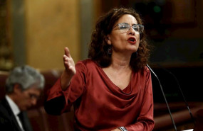 ep la portavoz del gobierno y titular de hacienda maria jesus montero interviene en el pleno