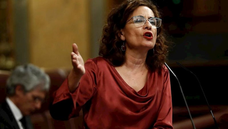 La portavoz del Gobierno y titular de Hacienda, María Jesús Montero, interviene en el pleno celebrado este miércoles en el Congreso, donde el Gobierno expone los resultados de los últimos consejos europeos y los motivos por los que solicita una nueva prór | Pool ep la portavoz del gobierno y titular de hacienda maria jesus montero interviene en el pleno