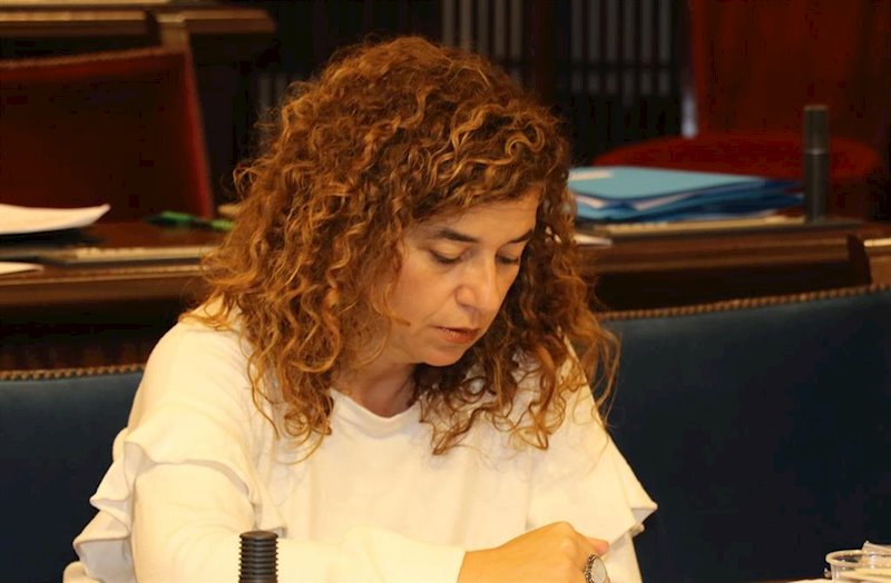 ep la portavoz del govern pilar costa en su escano en el parlament