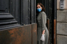 ep la presidenta de la comunidad de madrid isabel diaz ayuso participa en un minuto de silencio por