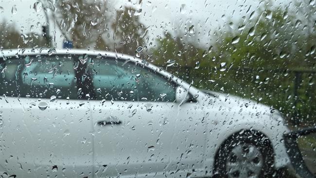 Lluvia en la ventanilla de un vehículo | Europa Press - Archivo ep lluviala ventanillaun vehiculo