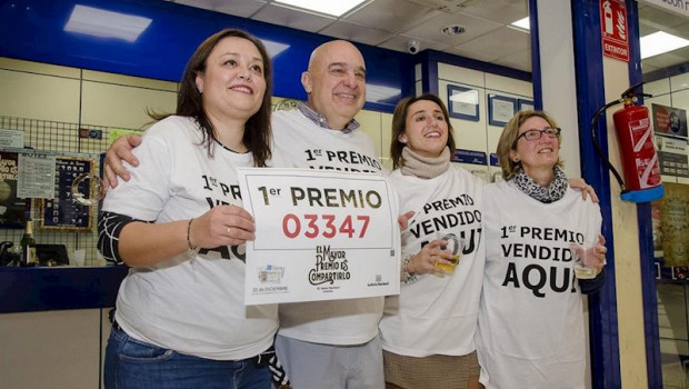 ep los propietarios de la administracion de loteria nacional situada en el centro comercial alcampo