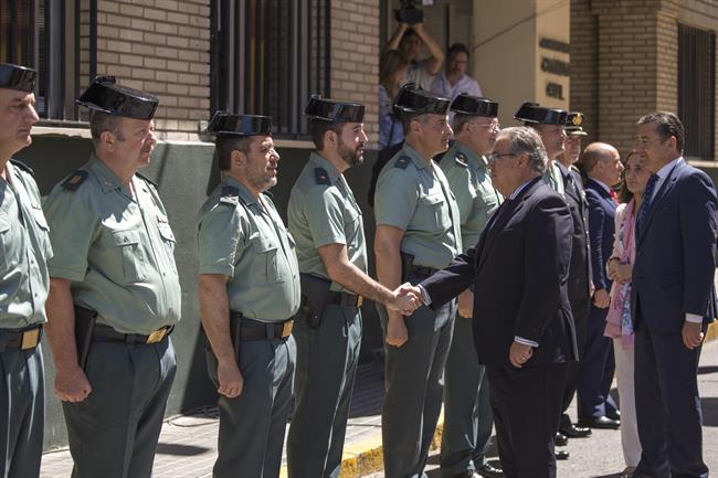 ep ministrointerior juan ignacio zoido saludaguardias civiles