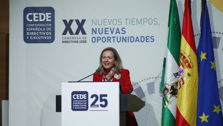Nadia Calvino en la clausura del XX Congreso Directivos de la Confederación Española de Directivos y Ejecutivos (CEDE). | JOAQUÍN CORCHERO/EUROPA PRESS ep nadia calvino en la clausura del xx congreso directivos de la confederacion espanola de