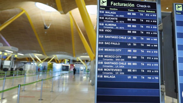 ep paneles informativos de la t4 del aeropuerto de madrid-barajas adolfo suarez