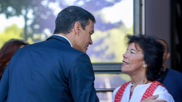 ep secretario generalpsoepresidentegobiernofunciones pedro sanchez saludala ministraeducacionformacion profesionalfunciones isabel celaa allegadala reunionorganizacionessectorla educacionespaci