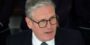 le premier ministre britannique keir starmer en visite dans les west midlands 