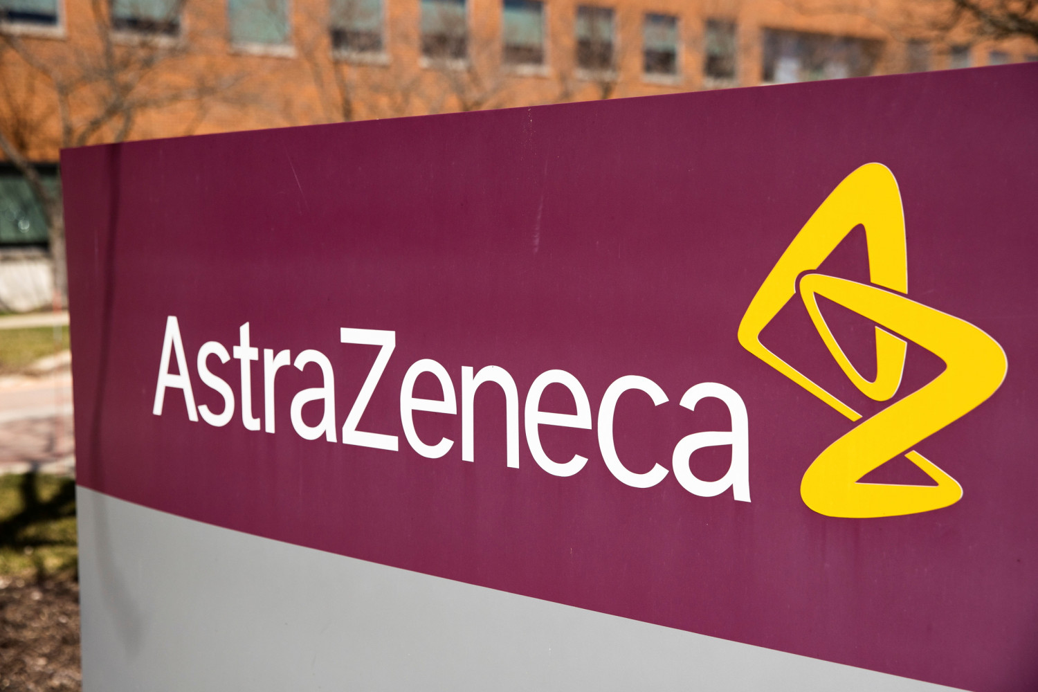 astrazeneca soumet a l ue une demande pour une usine de vaccins aux pays bas 