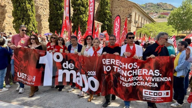 ep cientos de personas reivindican el primero de mayo en c lm mas derechos vivienda y reparto justo