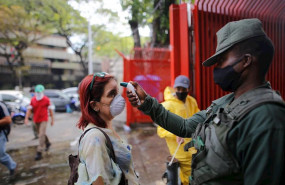ep controles de temperatura en caracas por la pandemia de coronavirus