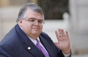 ep el banco central de mexico indico este martes que agustin carstens permanecera como gobernador de