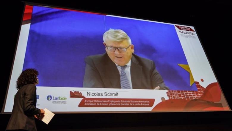 El comisario de Empleo y Derechos Sociales, Nicholas Schmint, interviene en el V Congreso de Empleo en Vitoria-Gasteiz | NURIA GONZÁLEZ-EUROPA PRESS ep el comisario de empleo y derechos sociales nicholas schmint interviene en el v congreso de empleo