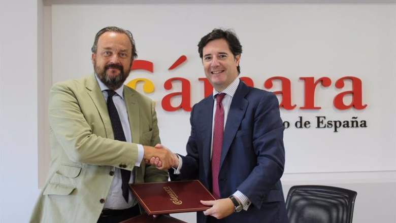ep el director de espirituosos espana bosco torremocha y el secretario general de la camara de ep el director de espirituosos espana bosco torremocha y el secretario general de la camara de