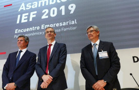 ep i-d el presidente del instituto de empresa familiar francisco jose riberas el gobernador del