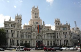 ep la bandera arcoiris ondeapalaciocibeles