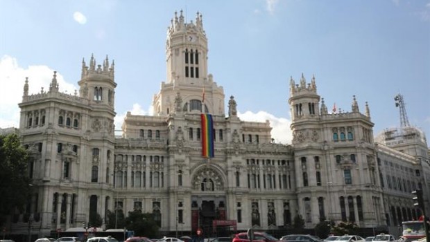 ep la bandera arcoiris ondeapalaciocibeles