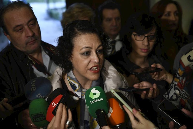 ep la ministra de trabajo en funciones magdalena valerio atiende a los medios de comunicacion