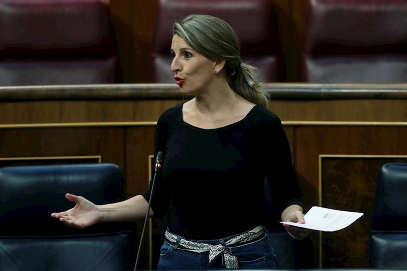 https://img5.s3wfg.com/web/img/images_uploaded/4/4/ep_la_ministra_de_trabajo_yolanda_diaz_en_una_intervencion_ante_el_pleno_del_congreso.jpg