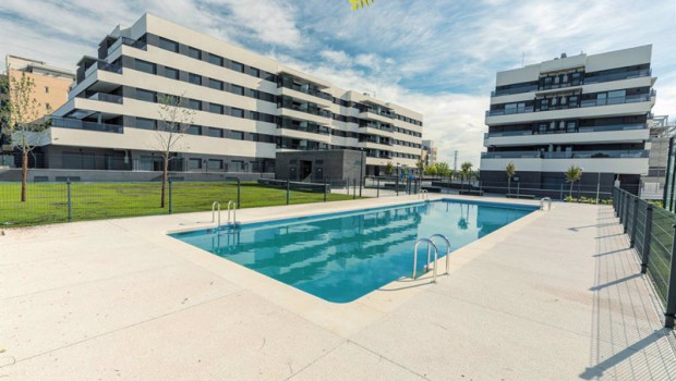 ep la piscina de la promocion btr las terrazas de alcala de henares que aedas homes ha promovido