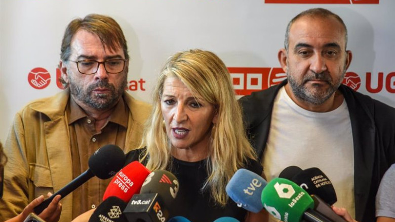 La vicepresidenta segunda y ministra de Trabajo, Yolanda Díaz, junto al secretario general de UGT de Catalunya, Camil Ros, y el secretario general de CC.OO. De Catalunya, Javier Pacheco. | ALBERTO PAREDES - EUROPA PRESS ep la vicepresidenta segunda y ministra de trabajo yolanda diaz junto al secretario general de ugt