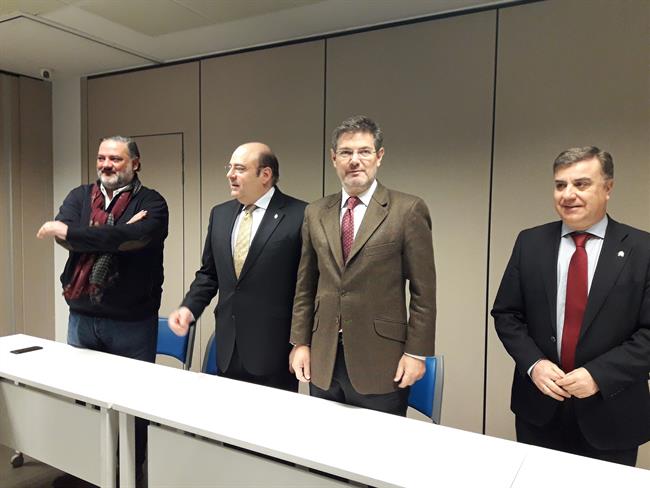 El ministro de Justicia, Rafael Catalá, en la sede del PP de Granada | EUROPA PRESS ep ministrojusticia rafael catala ensedeppgranada