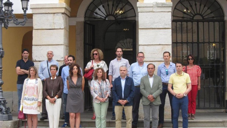 ep minutosilencioayuntamientobadajoz