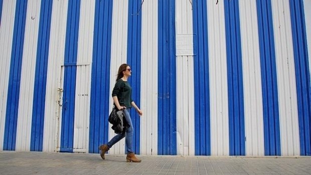 ep mujer andandola calle peaton paseo caminar andar