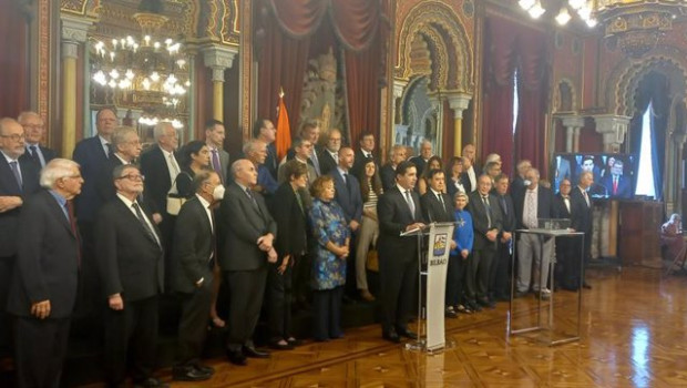 ep recepcion institucional en el ayuntamiento de bilbao al jurado y galardonados en la xiv edicion