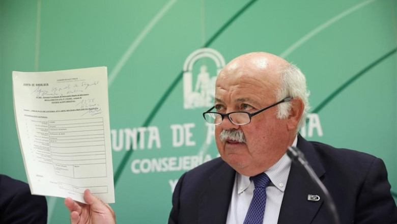 ep rueda de prensa del consejero de salud y familias jesus aguirre para informar sobre el brote de