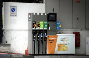 ep surtidores de gasolina en una gasolinera el dia en el que se ha publicado que el indice de