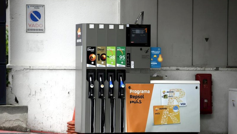 ep surtidores de gasolina en una gasolinera el dia en el que se ha publicado que el indice de ep surtidores de gasolina en una gasolinera el dia en el que se ha publicado que el indice de