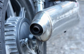 ep tubo de escape de una moto