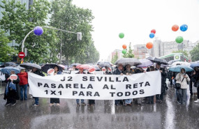 ep varias personas durante una manifestacion a 8 de mayo de 2026 en madrid espana la plataforma