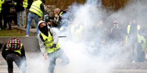 gilets-jaunes-macron-assure-avoir-repondu-a-une-colere-juste