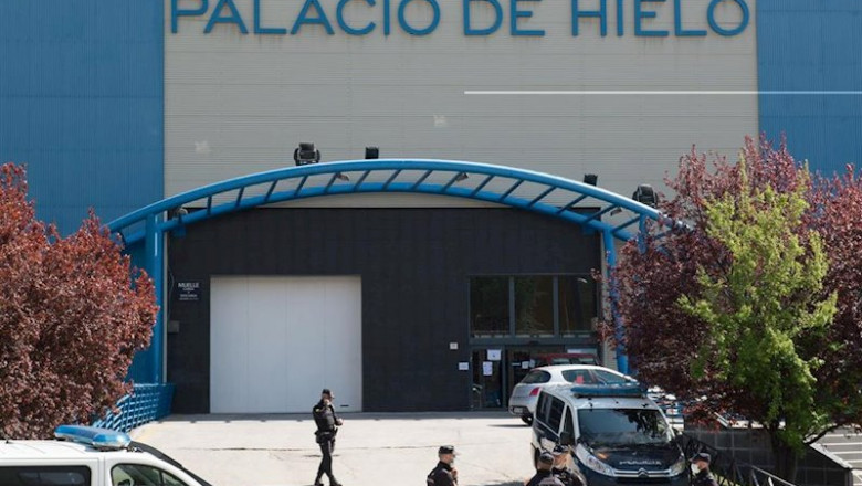 Agentes de la Policía Nacional custodian el Palacio de Hielo | Joaquin Corchero / Europa Press ep agentes de la policia nacional custodian el palacio de hielo
