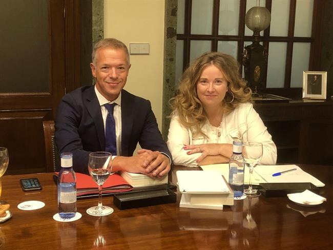 Ander Gil, portavoz del PSOE en el Senado, y Cristina Ayala, portavoz adjunta PP | TWITTER CRISTINA AYALA PP ep ander gil portavozpsoesenado y cristina ayala portavoz adjunta pp