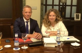ep ander gil portavozpsoesenado y cristina ayala portavoz adjunta pp