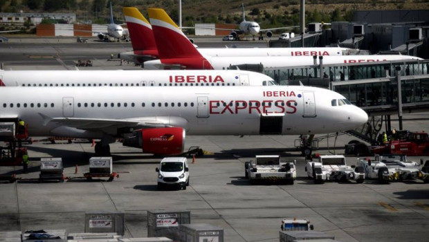 ep archivo   aviones de iberia express en la terminal t4 del aeropuerto de madrid barajas adolfo