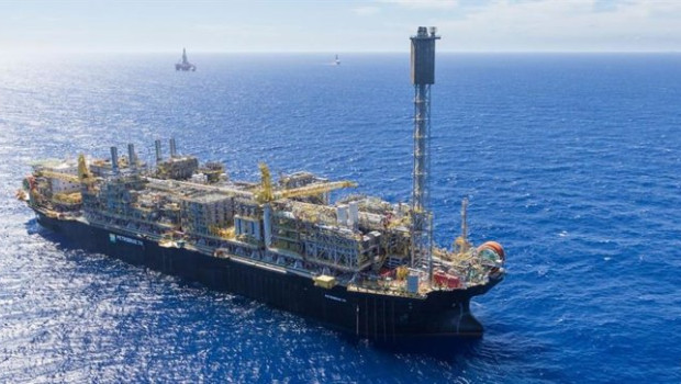 ep archivo   barco de petrobras