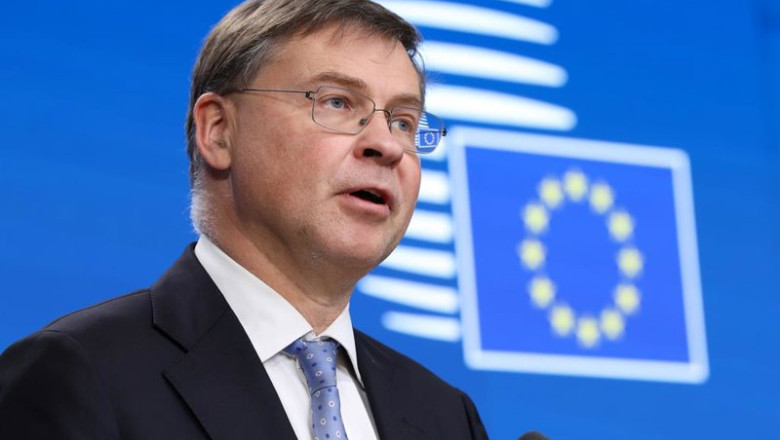 ep archivo   el comisario economico valdis dombrovskis